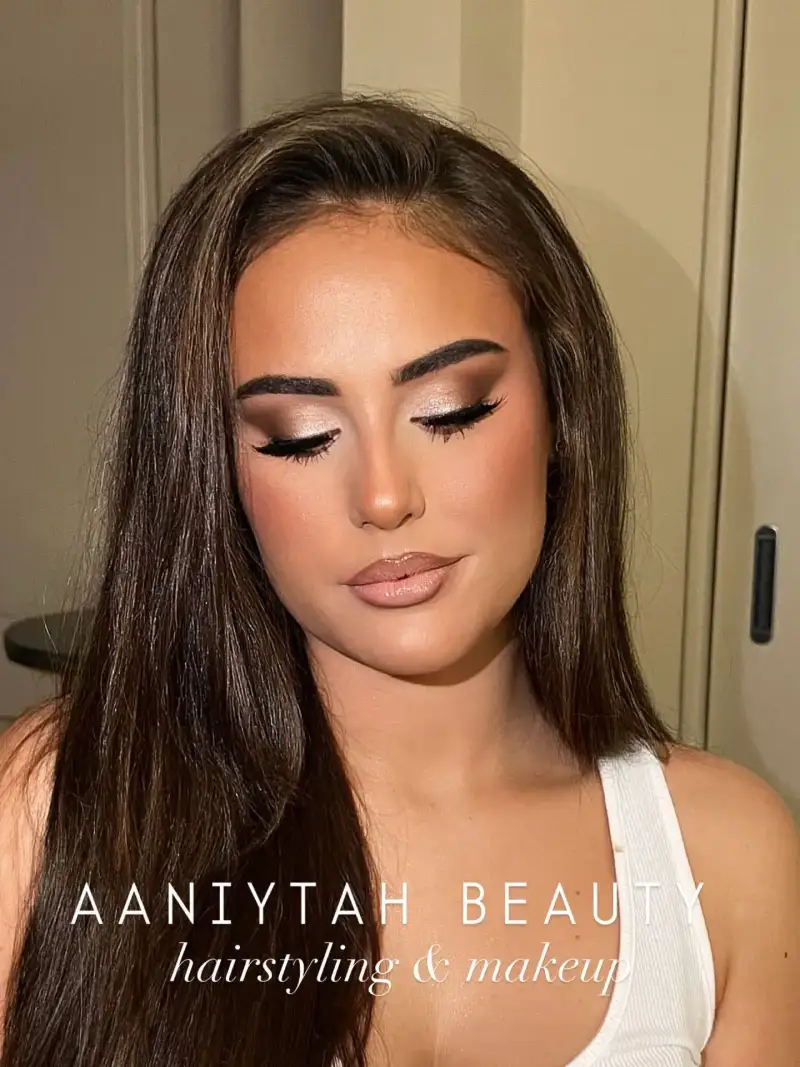 Glitter eyeshadow bruidsmakeup met volle wimpers