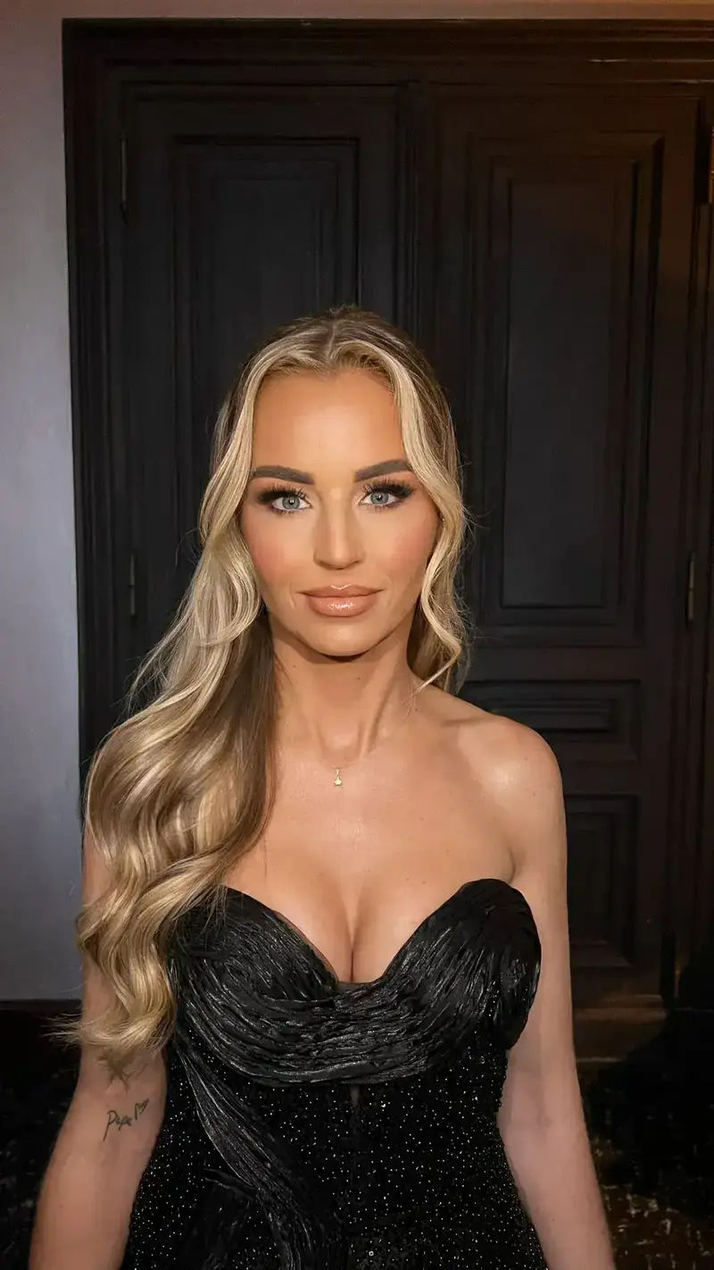 Gala styling in zwarte jurk